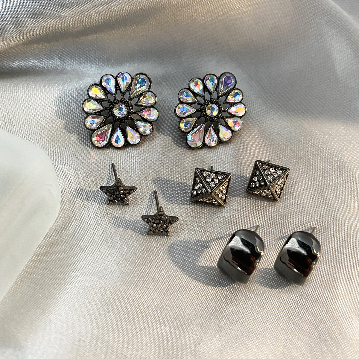 Vintage Style Star Flower Alloy Inlay Artificial Diamond Womenu0027S Ear Studs 4 Pairs