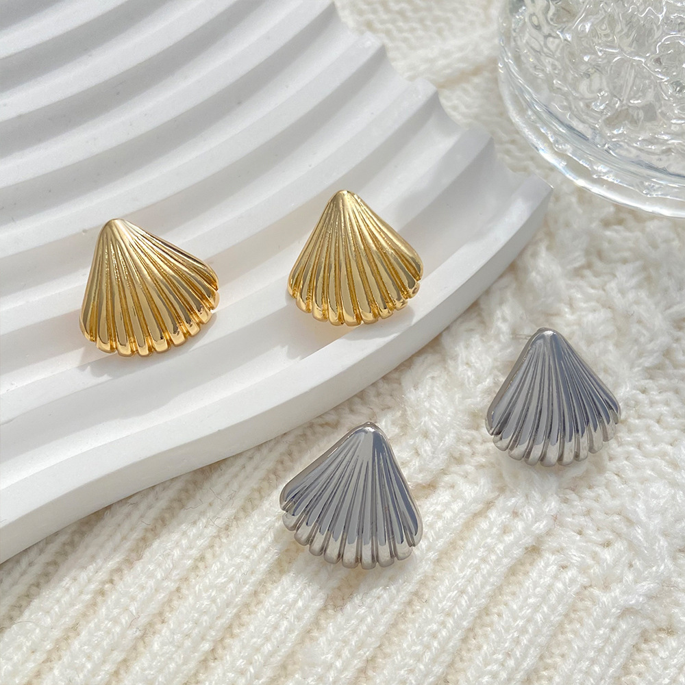 Simple Style Shell Alloy Plating Womenu0027S Ear Studs 1 Pair