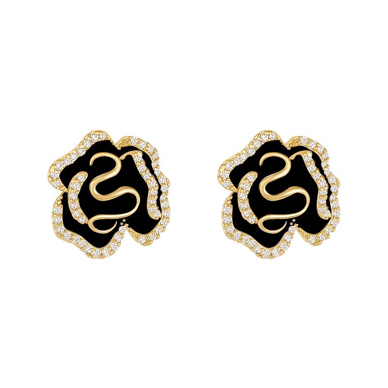 Retro Flower Alloy Rhinestone Womenu0027S Ear Studs 1 Pair