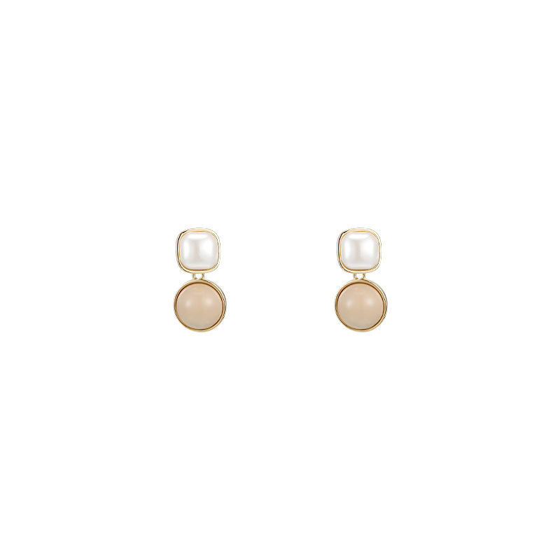 Retro Round Imitation Pearl Alloy Womenu0027S Ear Studs 1 Pair