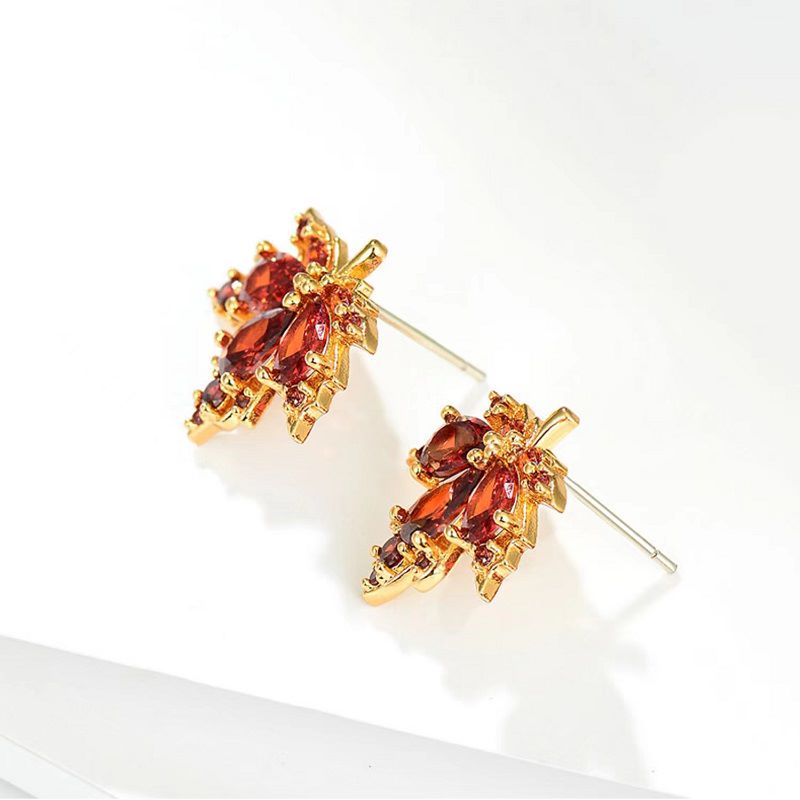 Retro Maple Leaf Alloy Rhinestone Womenu0027S Ear Studs 1 Pair