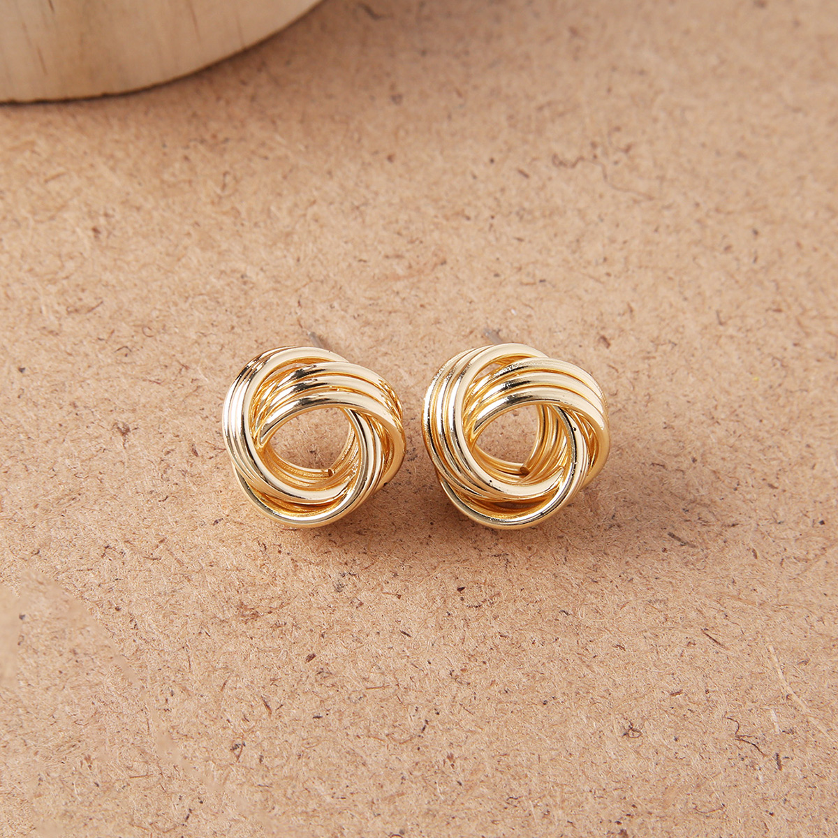 1 Pair Simple Style Solid Color Alloy Womenu0027S Ear Studs