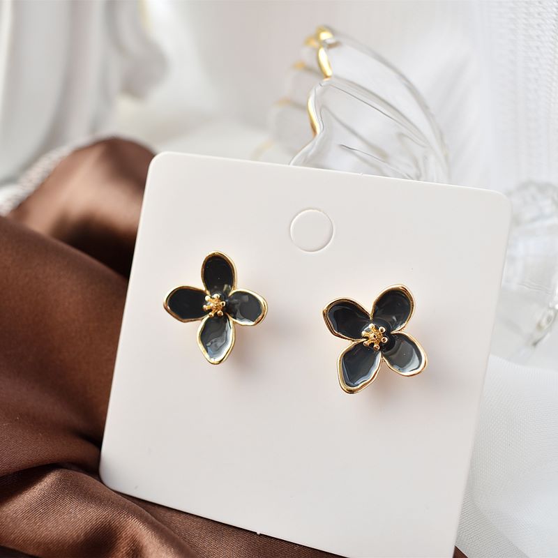 Retro Flower Alloy Enamel Womenu0027S Ear Studs 1 Pair