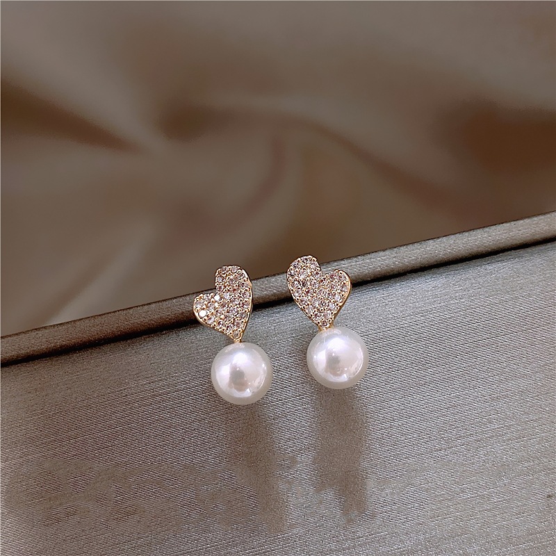 Fashion Heart Shape Alloy Pearl Inlay Artificial Diamond Womenu0027S Ear Studs 1 Pair