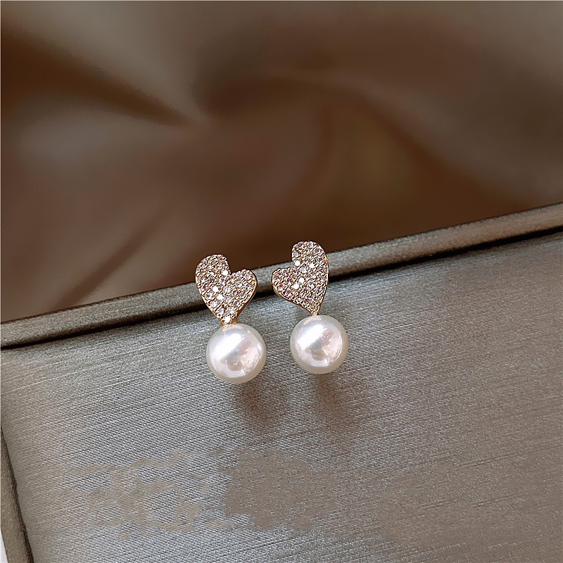 Fashion Heart Shape Alloy Pearl Inlay Artificial Diamond Womenu0027S Ear Studs 1 Pair