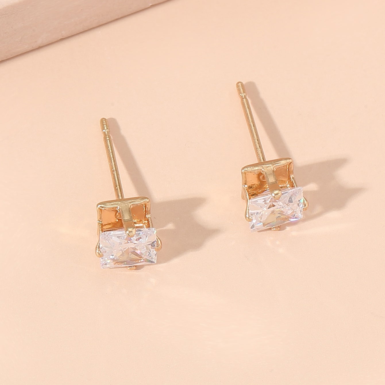 Fashion Square Iron Inlay Zircon Womenu0027S Ear Studs 1 Pair