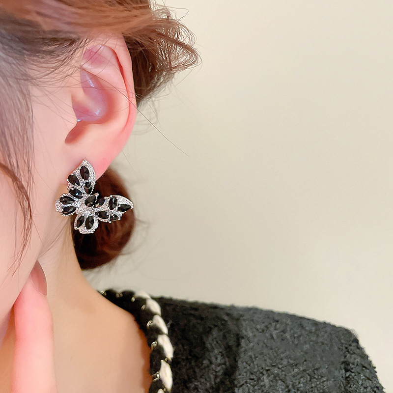 Fashion Butterfly Copper Inlay Zircon Ear Studs 1 Pair