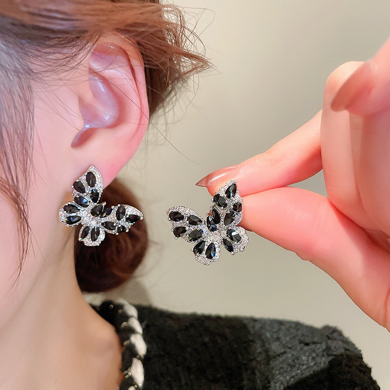 Fashion Butterfly Copper Inlay Zircon Ear Studs 1 Pair