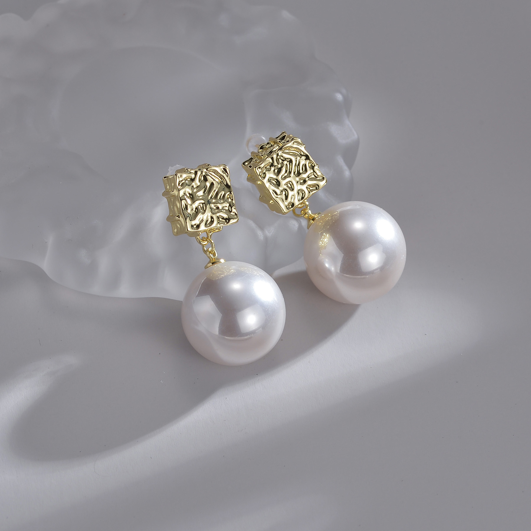 1 Pair Retro Square Imitation Pearl Alloy Pleated Womenu0027S Drop Earrings