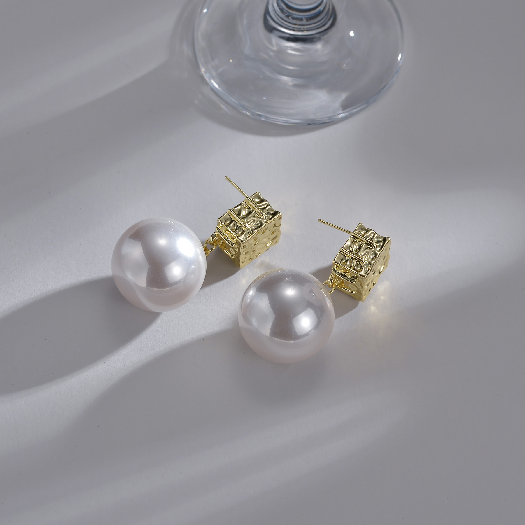 1 Pair Retro Square Imitation Pearl Alloy Pleated Womenu0027S Drop Earrings