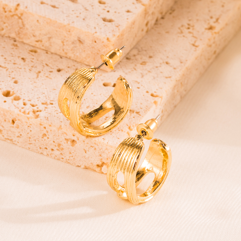 Fashion C Shape Titanium Steel Plating Ear Studs 1 Pair