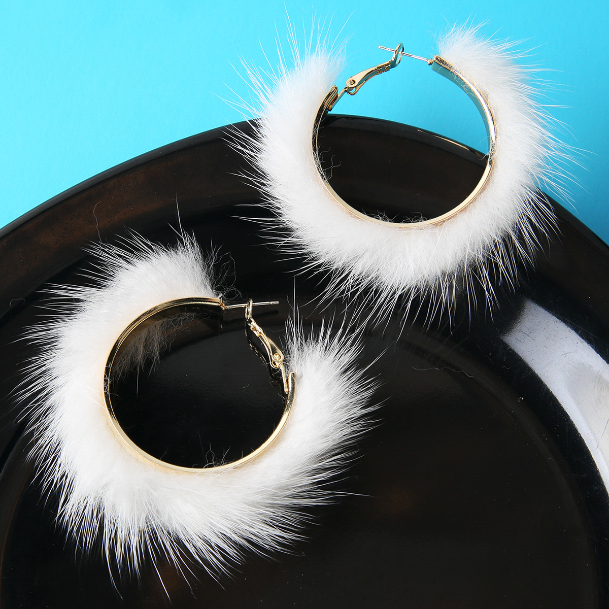 1 Pair Sweet O-Shape Alloy Plush Womenu0027S Hoop Earrings