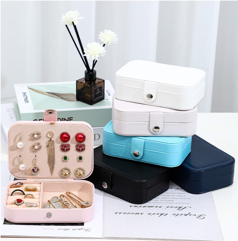 1 Piece Fashion Solid Color Pu Leather Plastic Flannel Jewelry Boxes