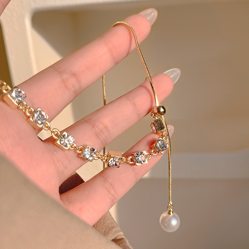 Fashion Square Copper Inlay Pearl Zircon Necklace 1 Piece