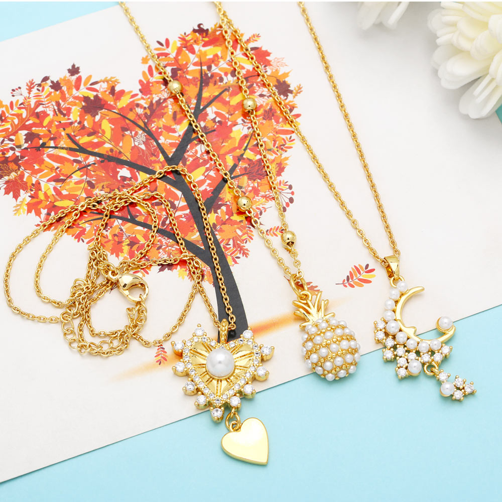 Simple Style Moon Heart Shape Pineapple Copper Plating Artificial Pearls Zircon Pendant Necklace 1 P