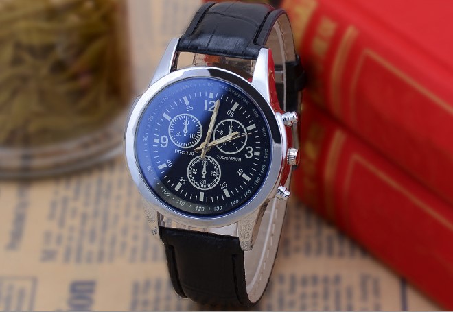 Casual Solid Color Buckle Quartz Menu0027s Watches