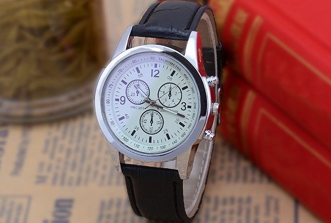 Casual Solid Color Buckle Quartz Menu0027s Watches