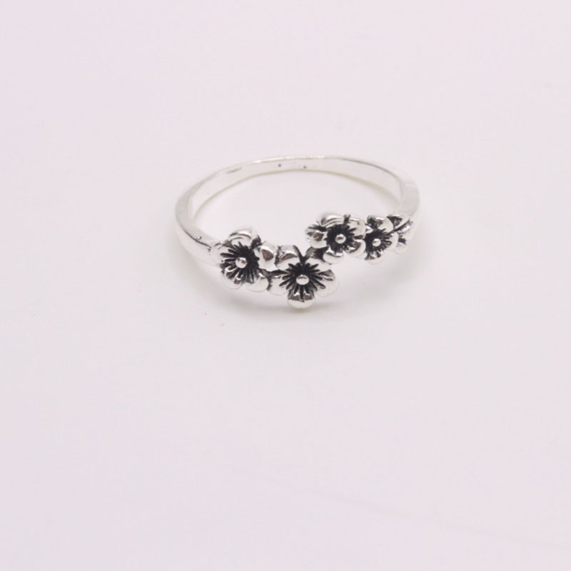 Fashion Ancient Silver Five-Petal Flower Simple Graceful Vintage Ring Alloy