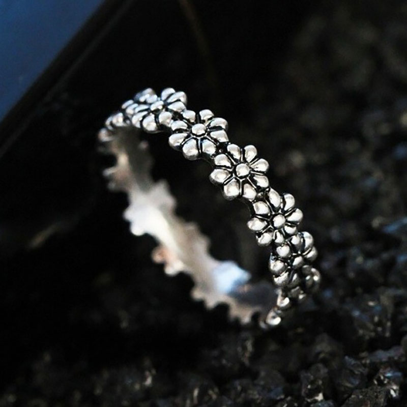 Factory Direct Sales Wish New Korean Style Retro Sweet Little Daisy Ring European and American Chrys