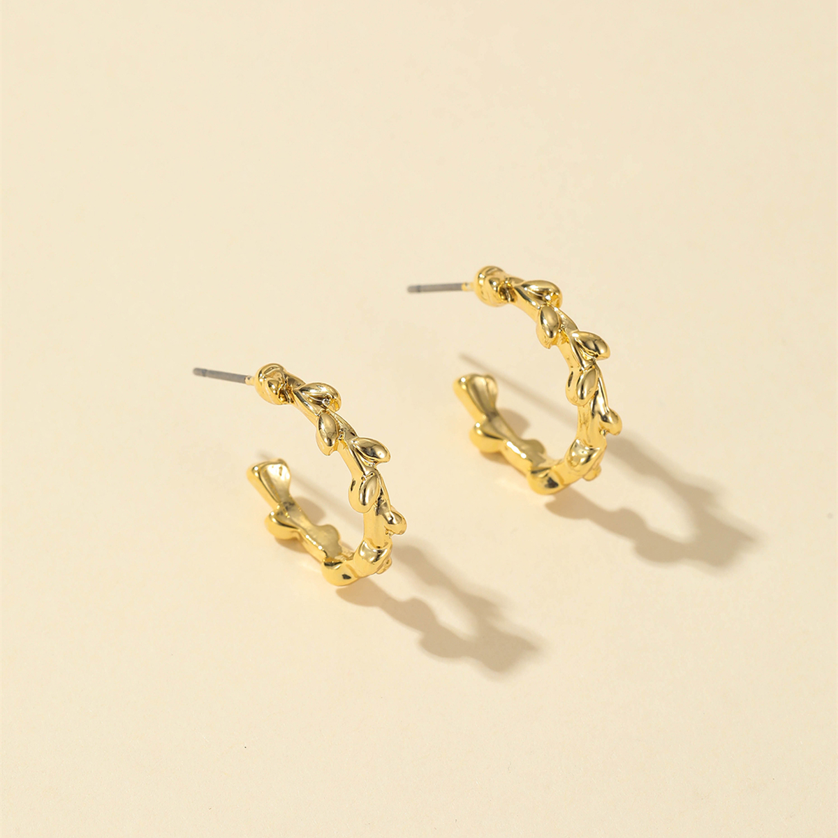 Fashion Gold-Plated Copper Womenu0027s Simple Olive Leaf Earrings