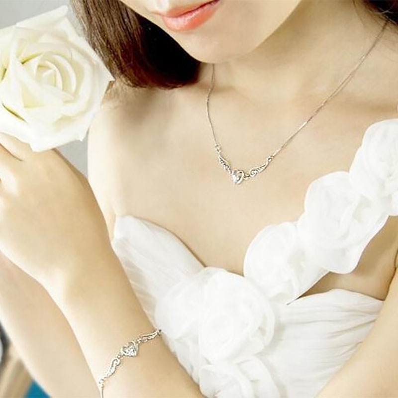 Fashion Zircon Angel Wings Heart Alloy Clavicle Chain Ornament