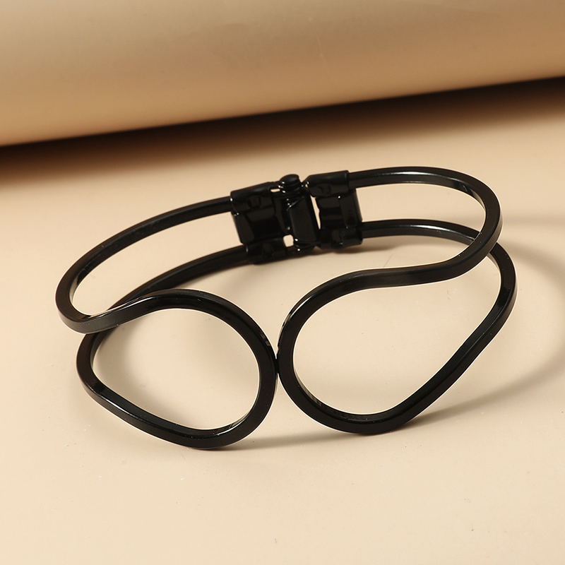 Simple Summer Fashion Eye-Catching Hollow Curved Alloy Bracelet