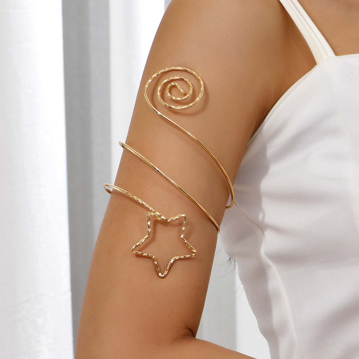 Fashion Hollow Stars Pattern Armband Geometric Simple Metal Armband