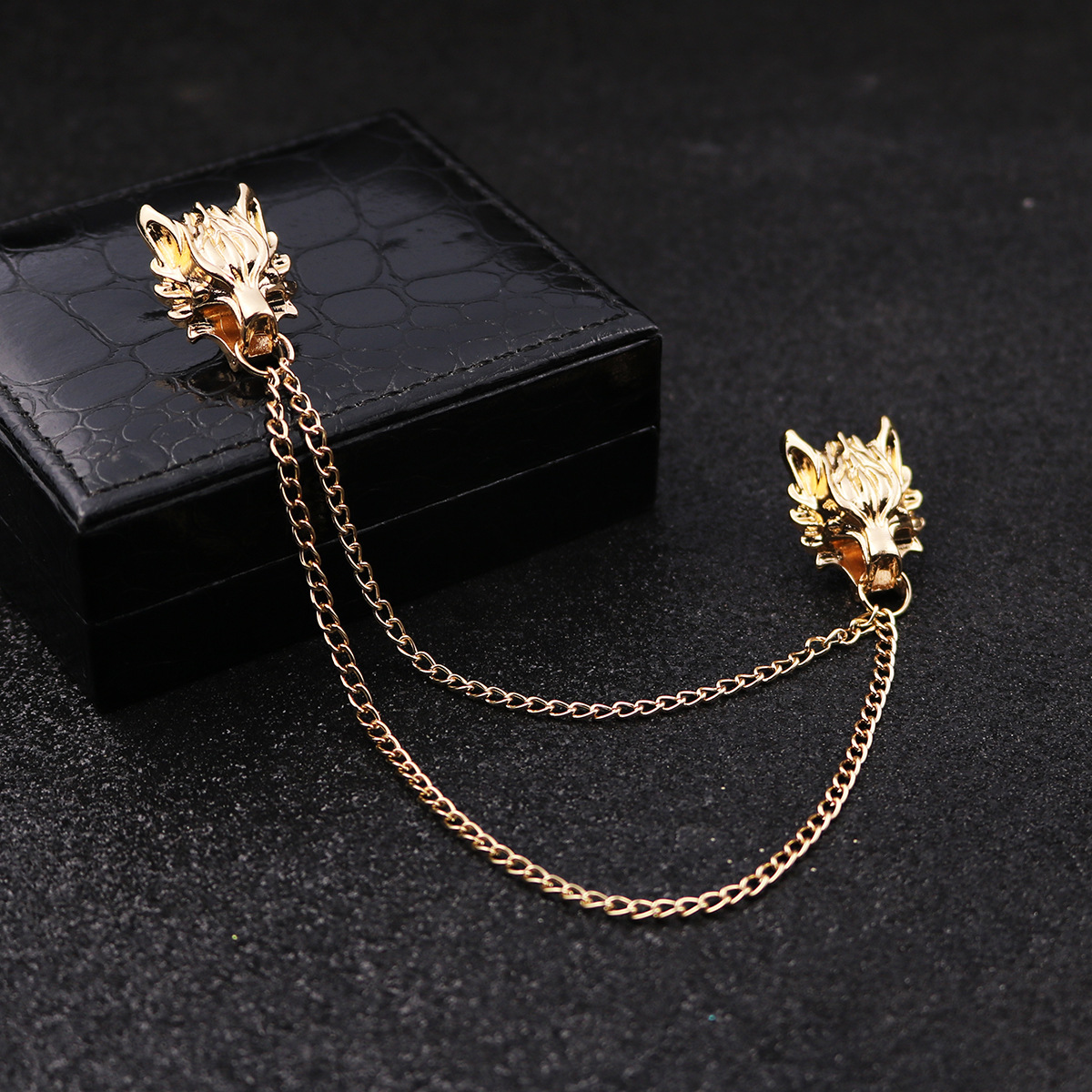 Fashion Wolf Head Shaped Alloy Collar Pin Brooch
