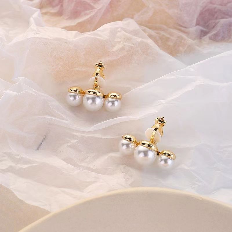 Fashion Simple Vintage Pearl Beaded Alloy Stud Earrings Female