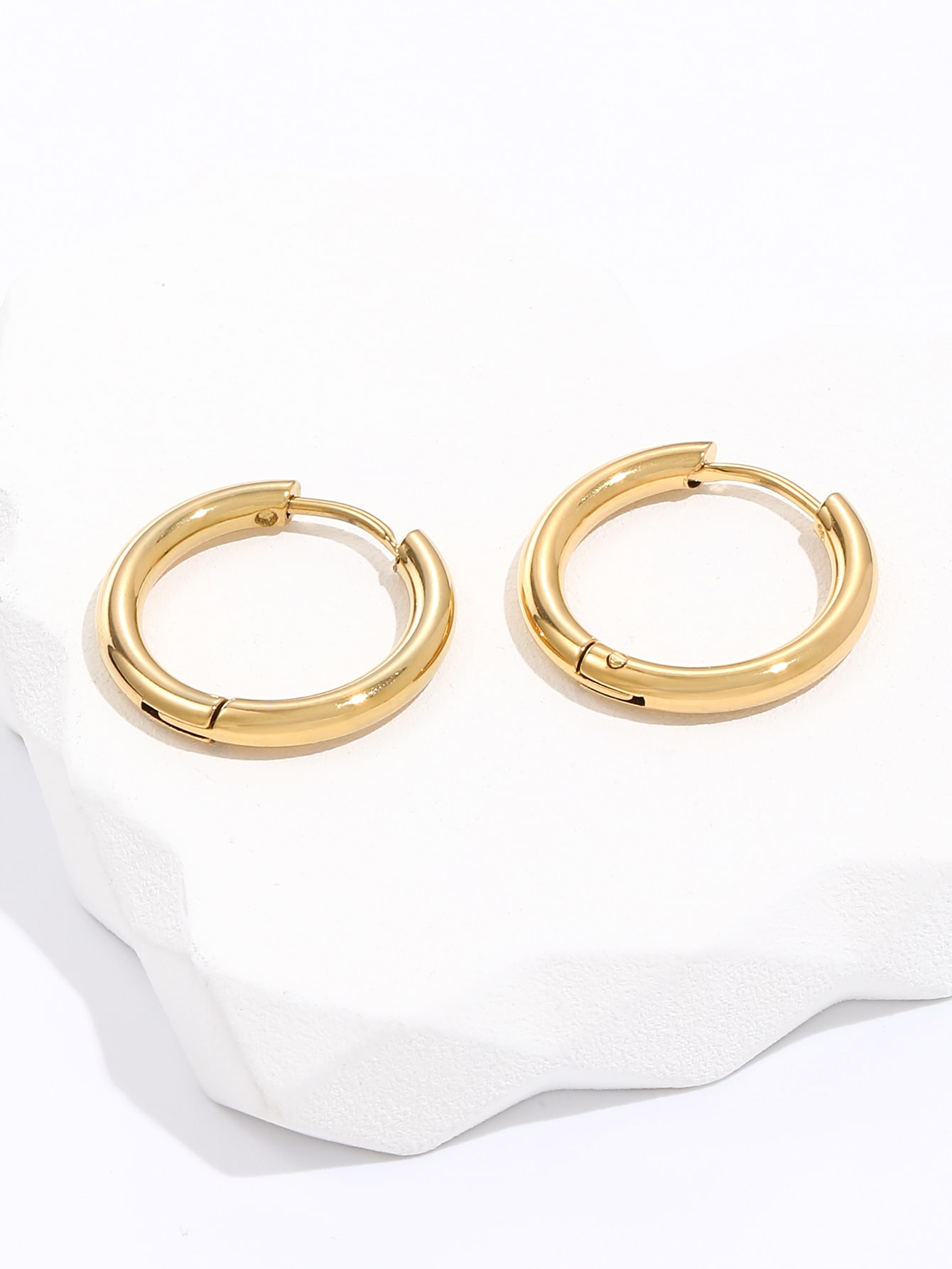 Creative Simple Stainless Steel Electroplated 18K Golden circle Earrings