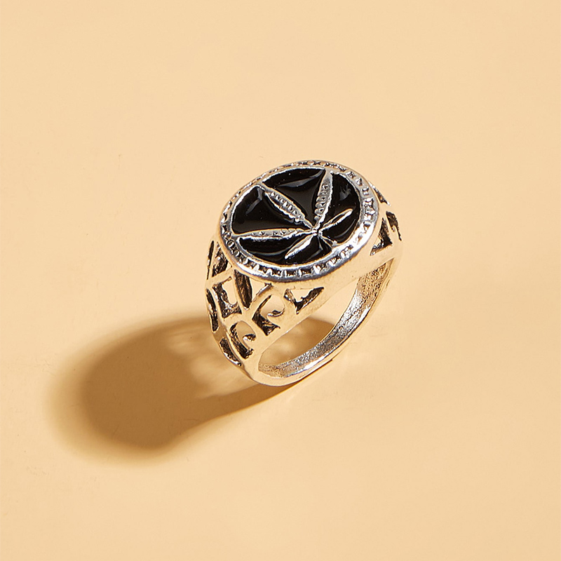 Fashion Vintage Drip Oil Maple Leaf Alloy Ring Ornament