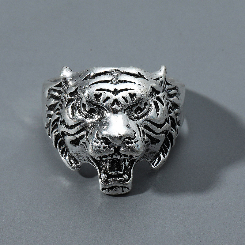 Retro Three-Dimensional Ancient Silver Animal King Tiger Head Shaped Ring