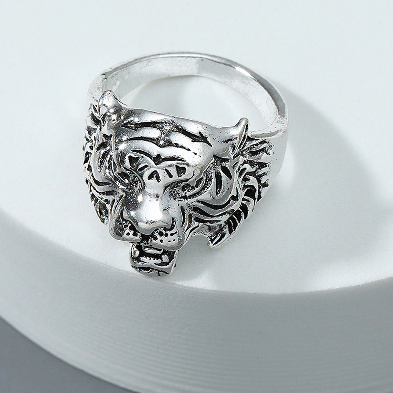 Retro Three-Dimensional Ancient Silver Animal King Tiger Head Shaped Ring