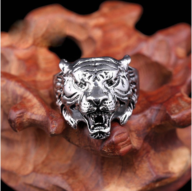 Retro Three-Dimensional Ancient Silver Animal King Tiger Head Shaped Ring