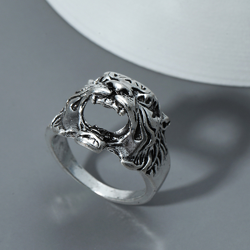 Retro Three-Dimensional Ancient Silver Animal King Tiger Head Shaped Ring