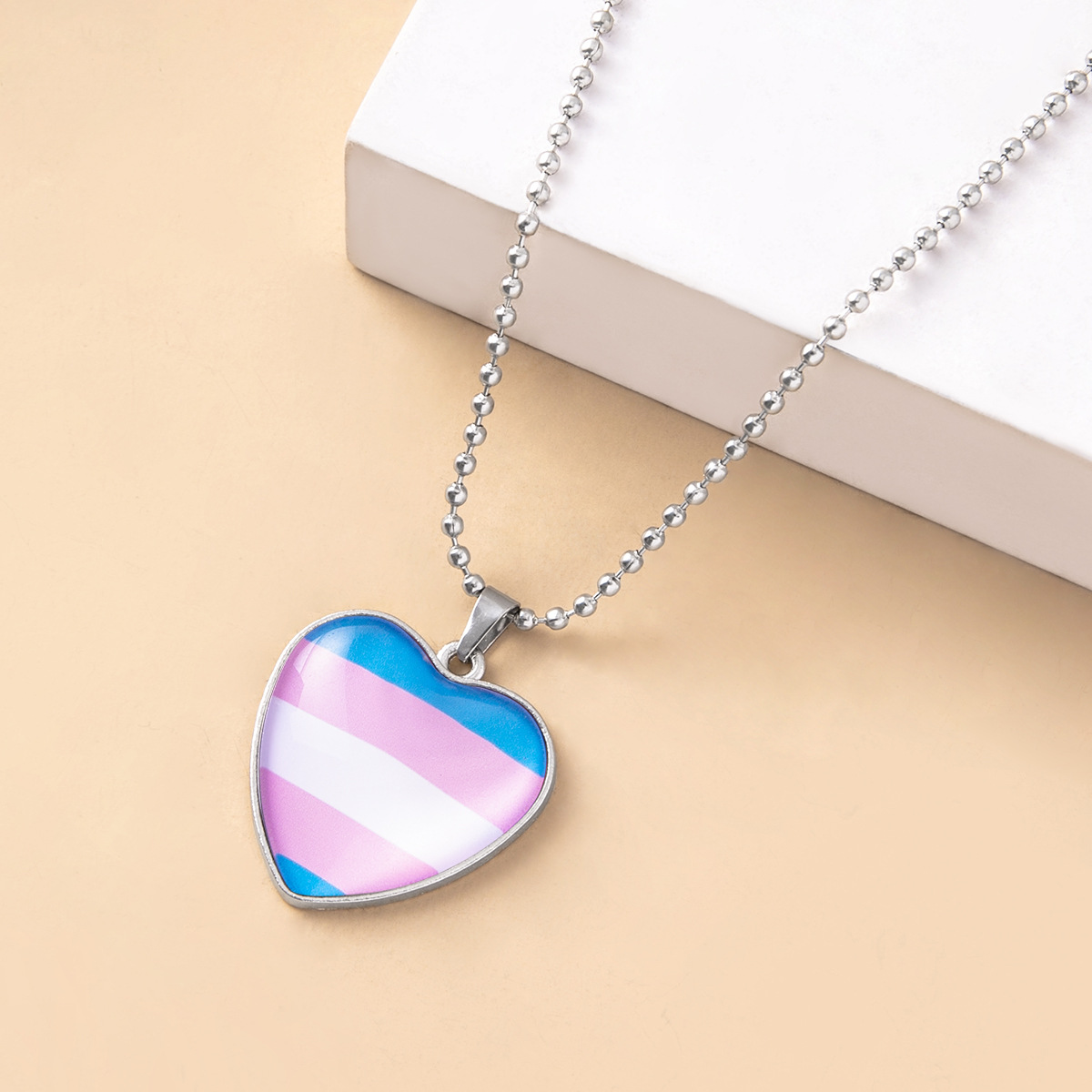 Fashion Creative New Rainbow Heart Shaped Pendant Necklace