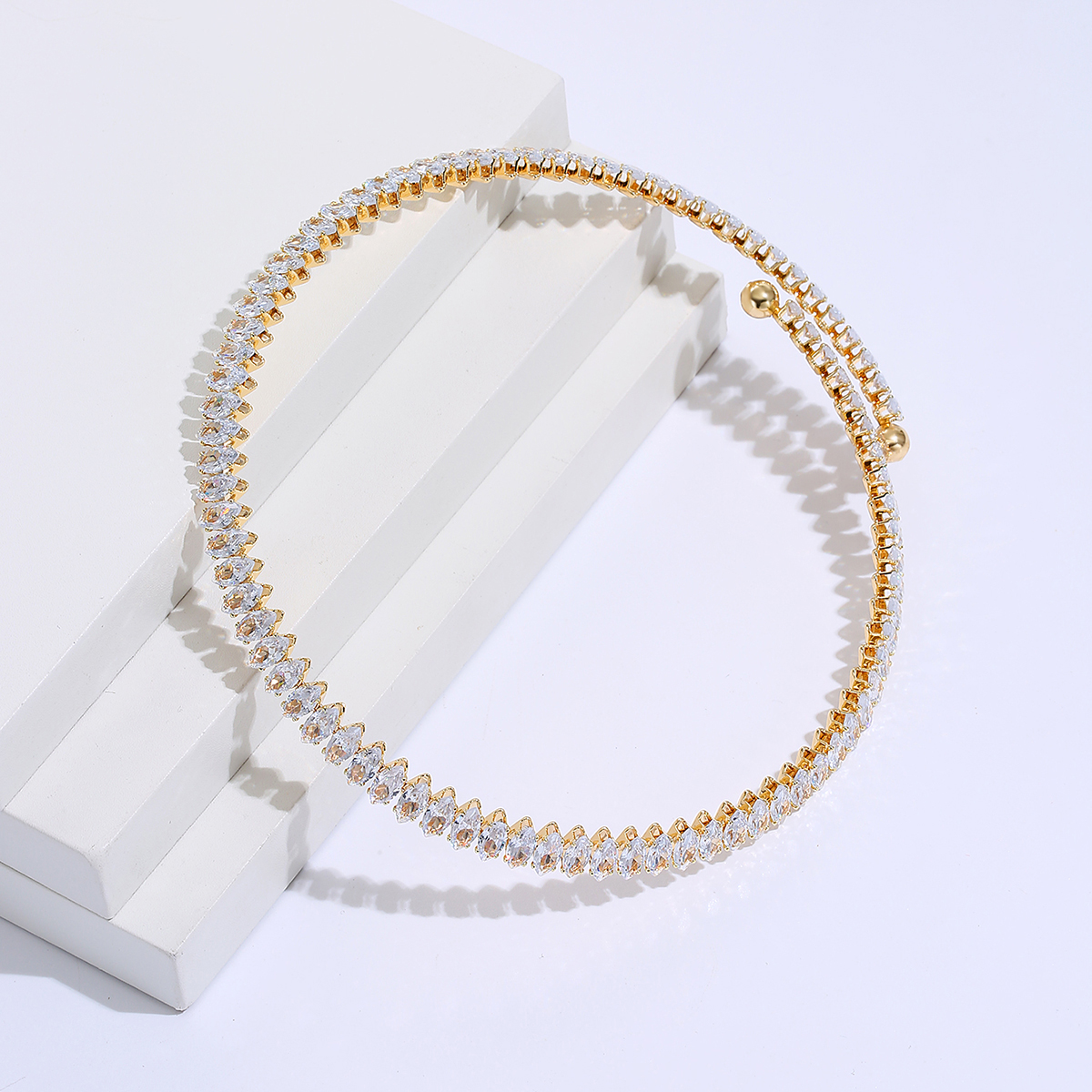 Fashion Simple Geometric Electroplated 18K Gold Inlaid Zircon Copper Collar