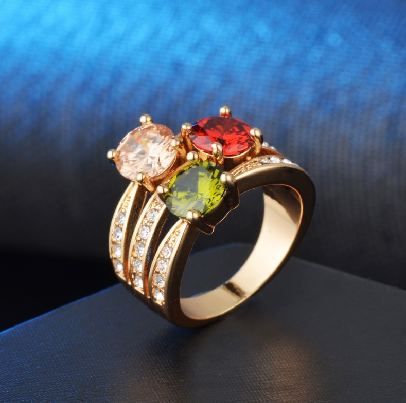 Fashion Shiny Inlay Rhinestone Diamond Color Zircon Alloy Ring