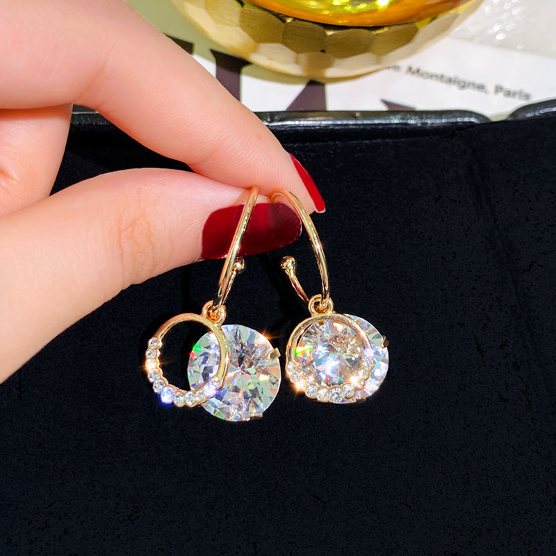 Fashion Elegant Shiny Crystal Alloy Stud Earrings for Women