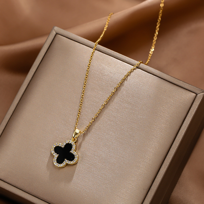 Fashion Female 18K Gold Diamond Four-Leaf Clover Pendant Titanium Steel Necklace