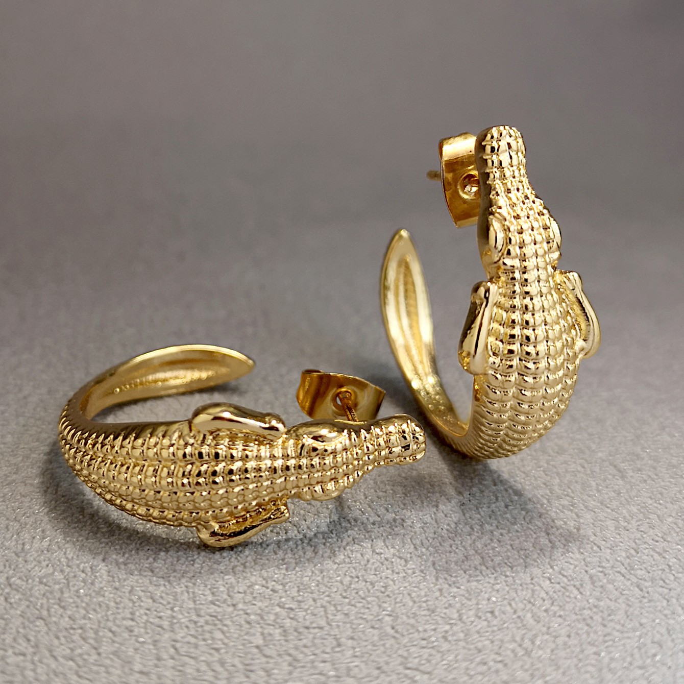 Fashion new style Crocodile shape C-shaped alloy Earrings