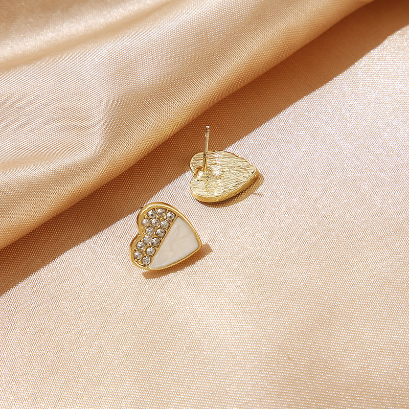 Fashion Heart Shape Alloy Inlay Rhinestone Ear Studs