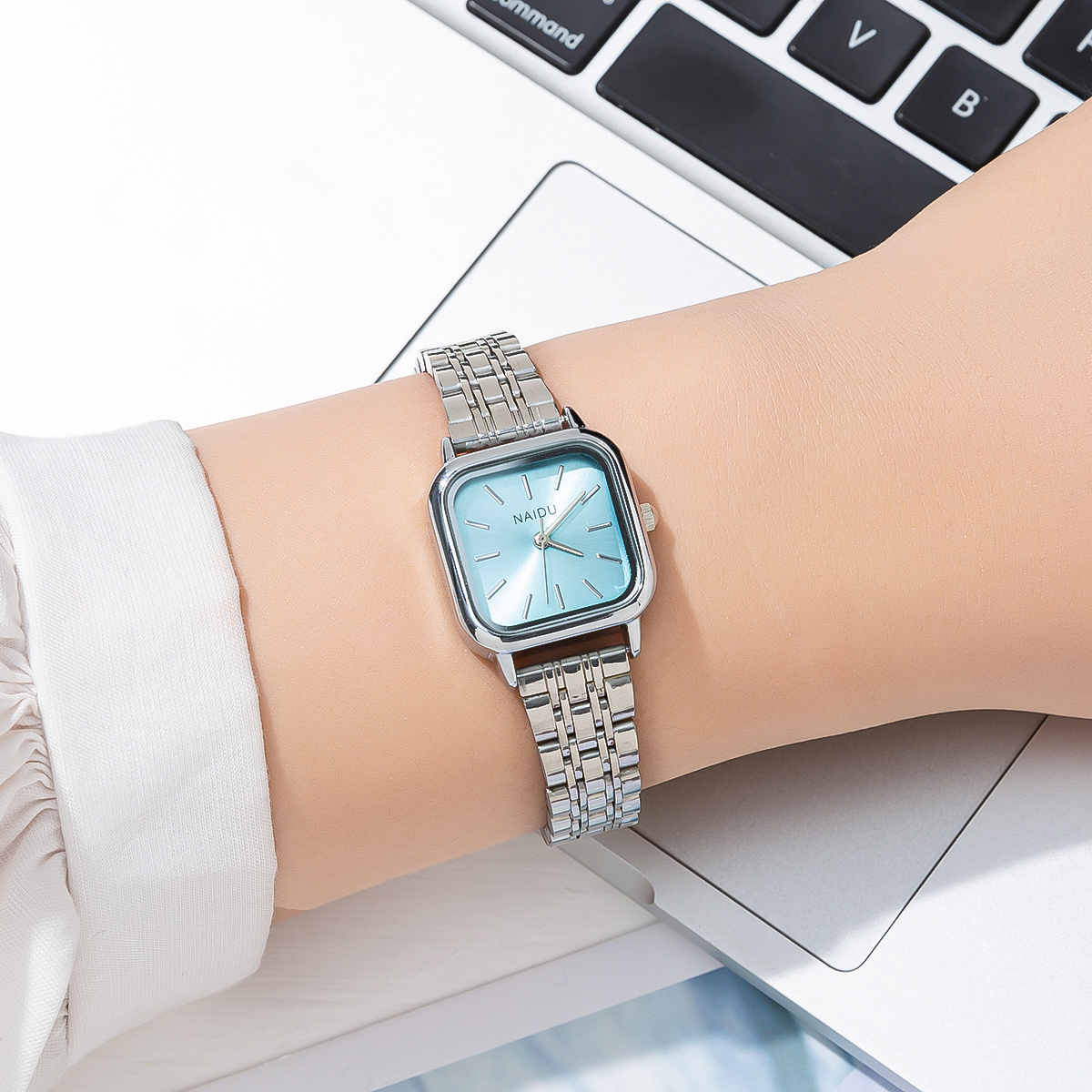 Fashion Square Scale Surface Nail Silver Steel Belt Watch