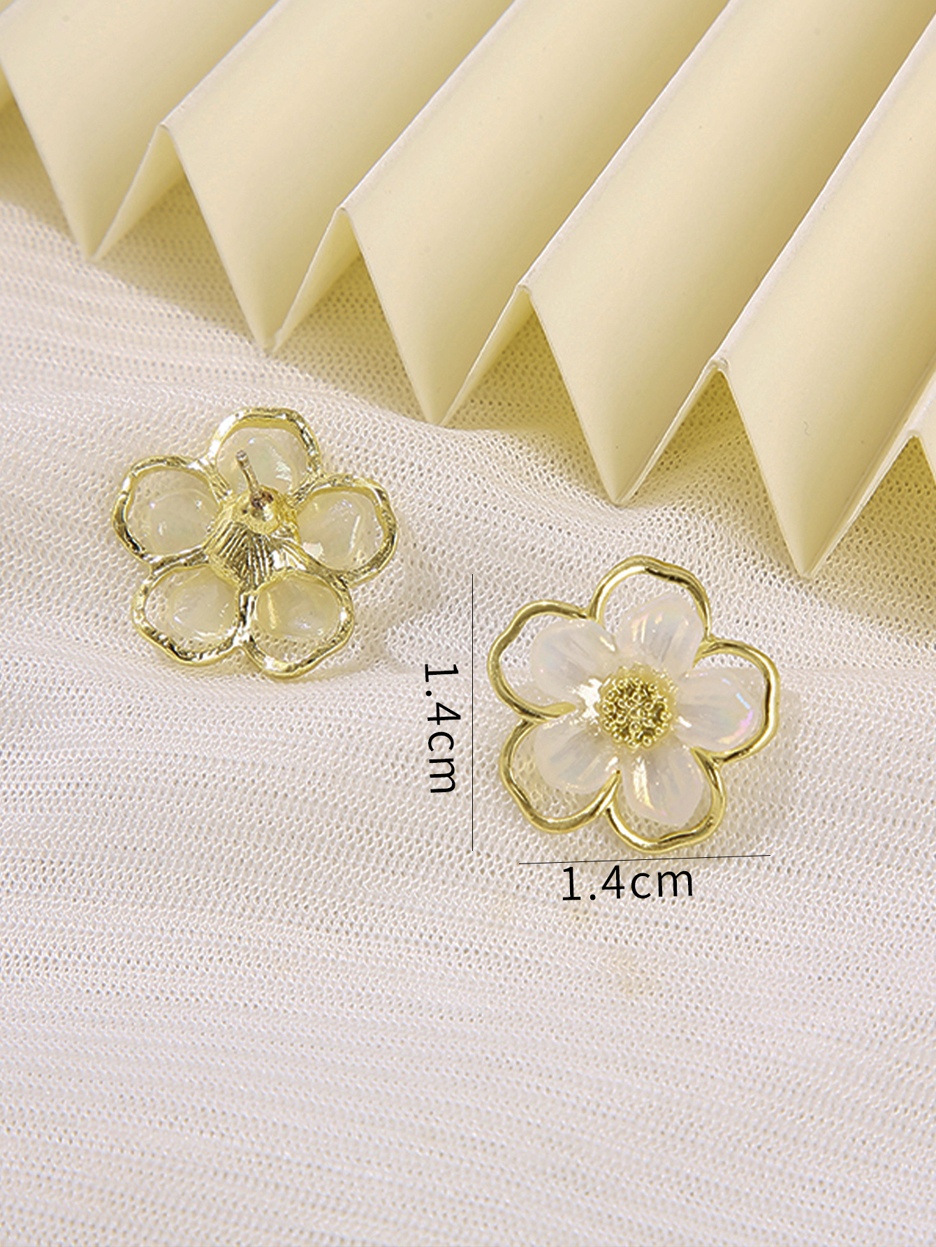 Fashion Flower Alloy No Inlaid Ear Studs