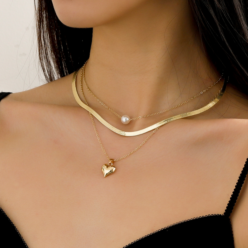 Fashion Creative Gold Plated Heart Pearl Pendant Multi-Layer Clavicle Chain Necklace