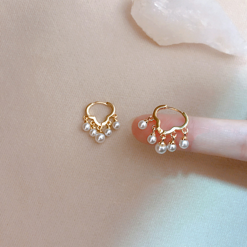 Simple Elegant Cloud Tassel Pearl Pendant Earrings for Women
