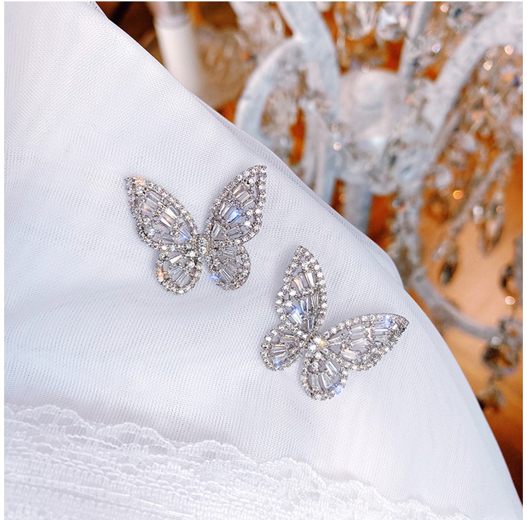 Elegant Butterfly Alloy Inlay Artificial Rhinestones Ear Studs 1 Set