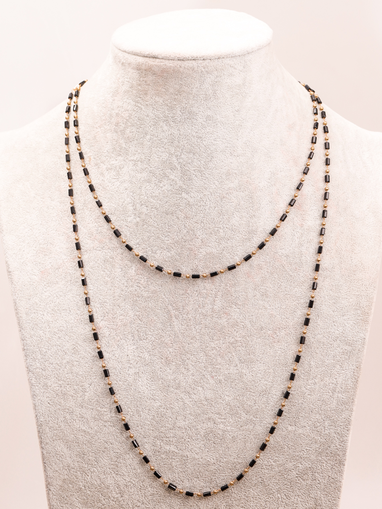 Retro Geometric Beaded Necklace