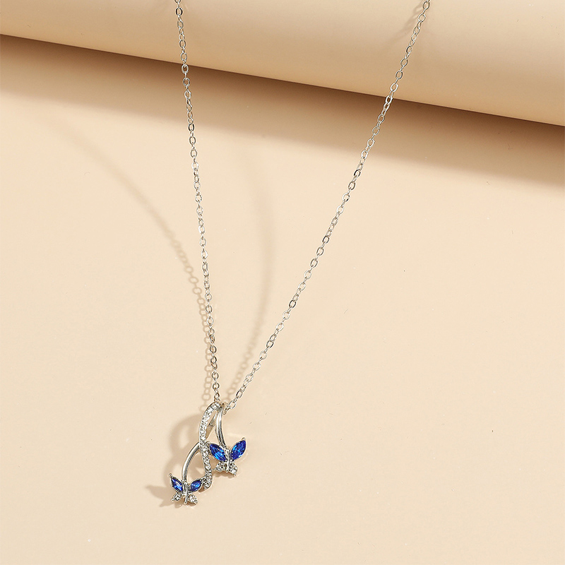 Fashion Elegant Rhinestone Inlaid Blue Butterfly Pendant Clavicle Chain Necklace