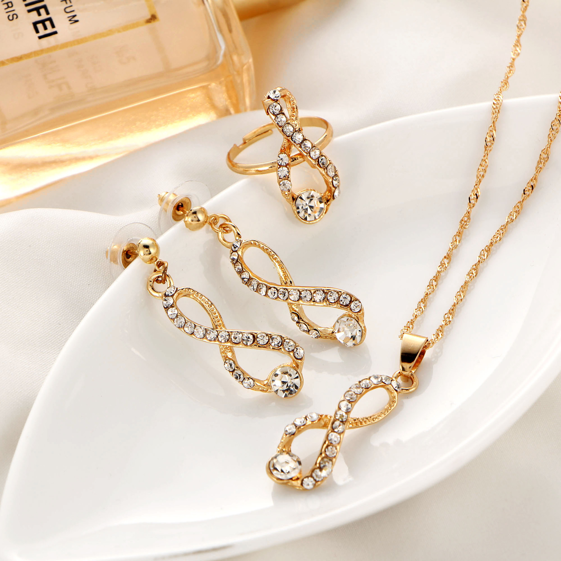 Womenu0027S Elegant Fashion Geometric Alloy Earrings Necklace Diamond Jewelry Sets